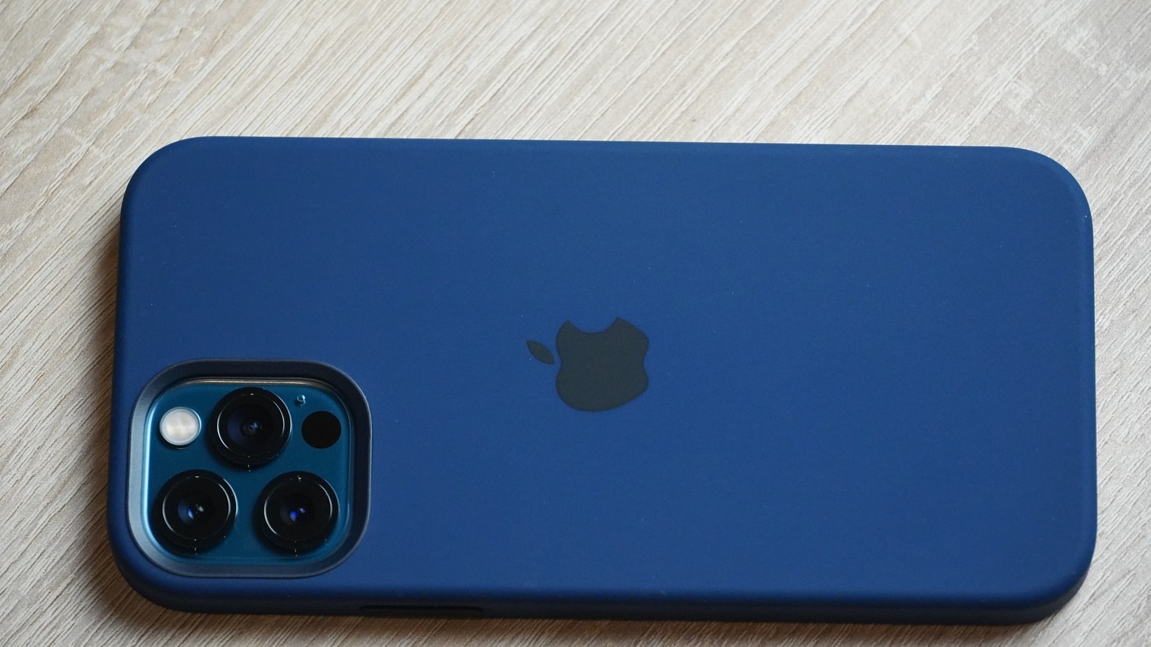 iPhone 12 Kameraschutz im Test - Taugt das überhaupt was? - Case