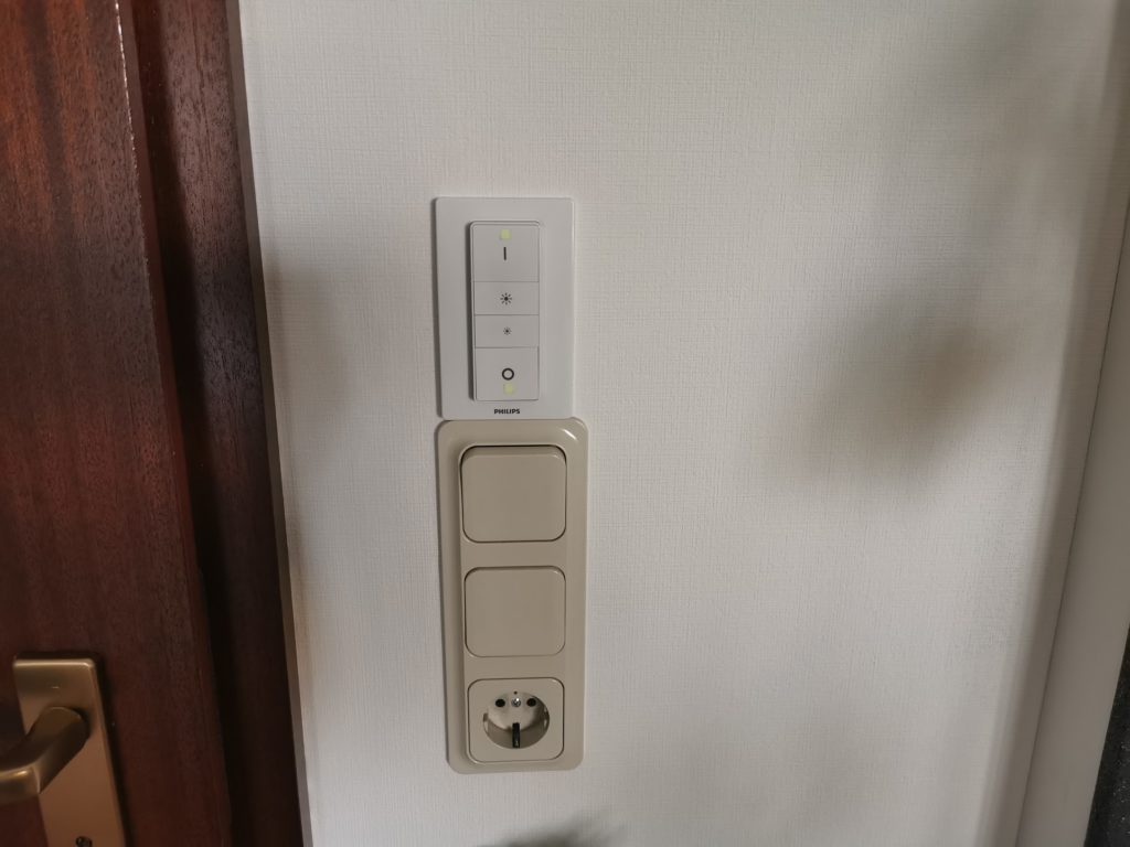 Vorher Wohnzimmer Schalter und Steckdose quer