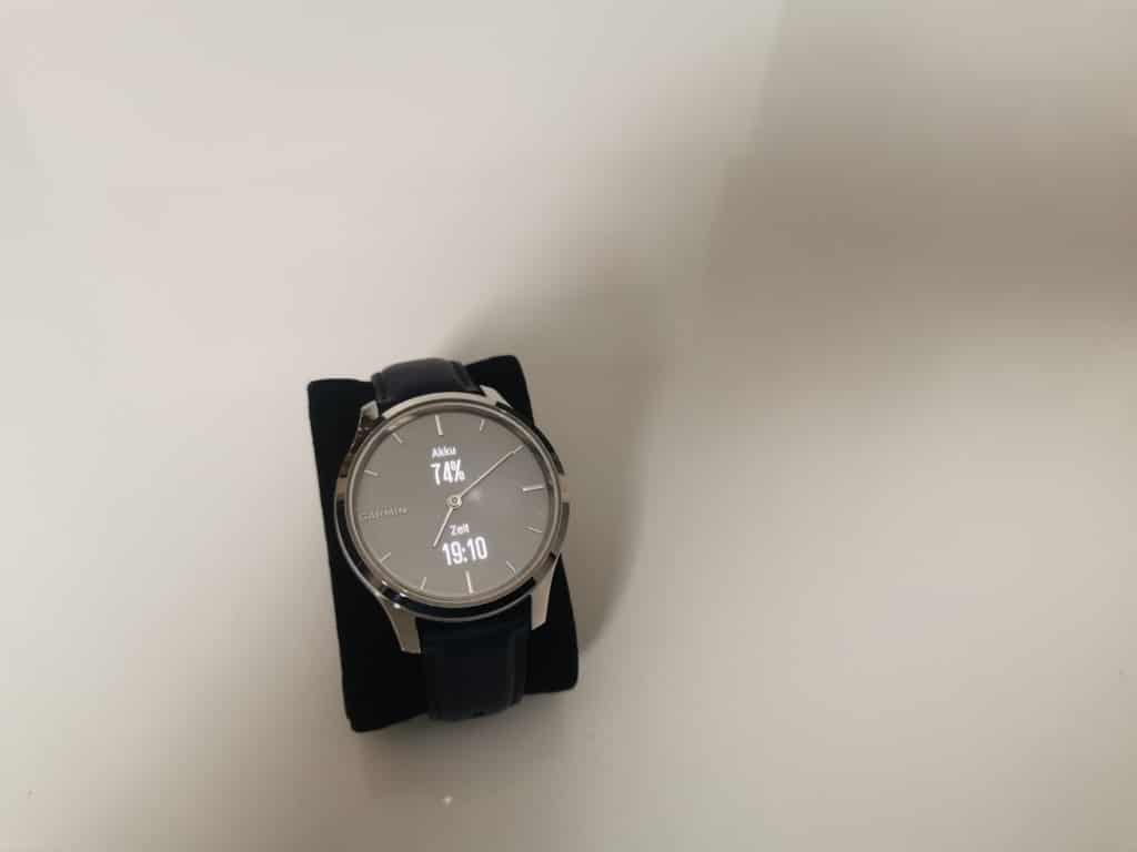 Garmin Vivomove Luxe Display nah