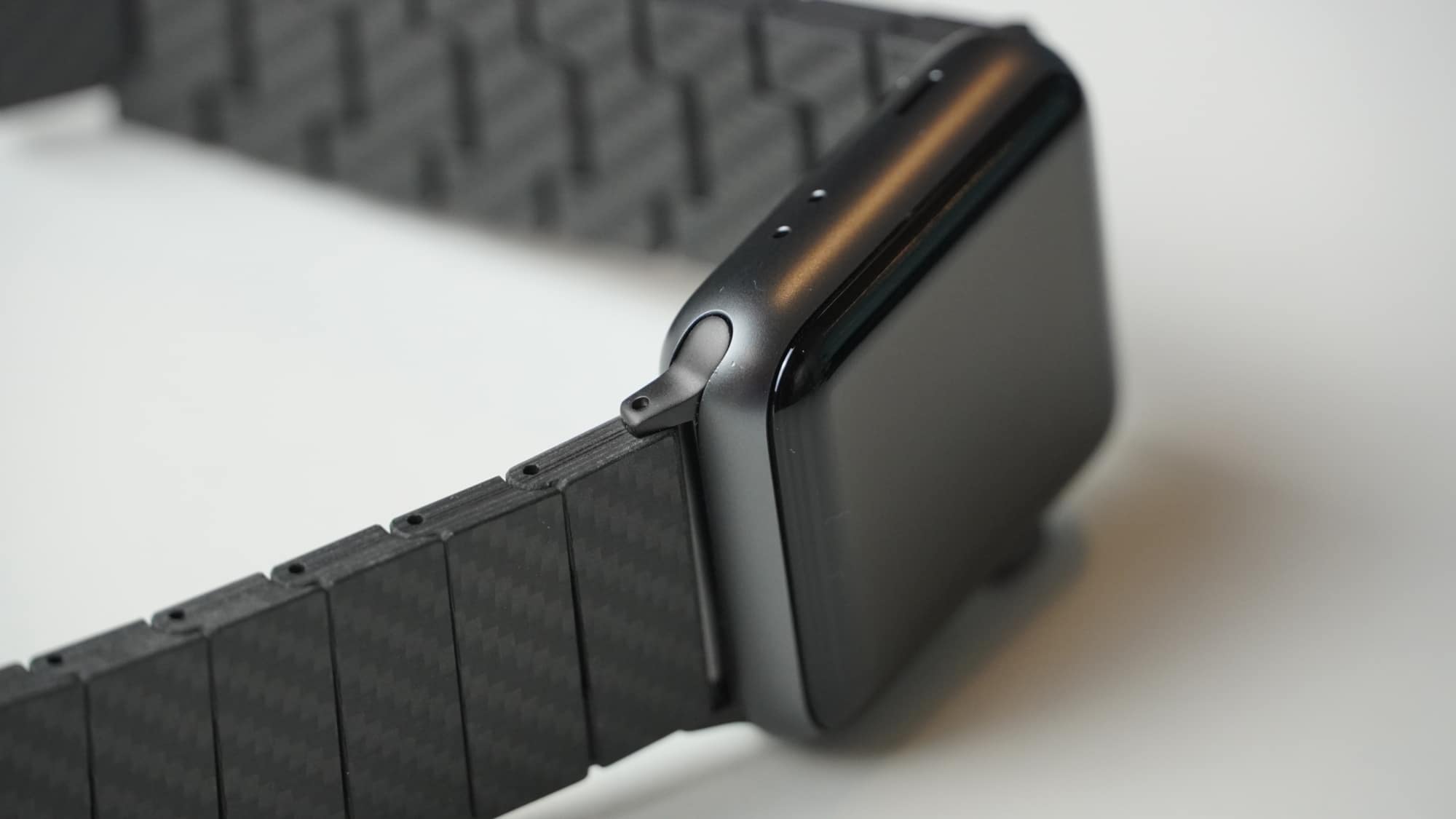 apple watch carbon armband pitaka modern und retro im test optik